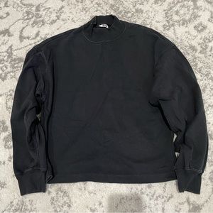 Uniqlo mock neck L/S shirt